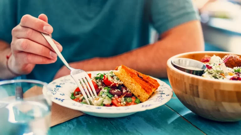 How to Ensure You Are Getting the Right Nutrients & Vitamins as a Vegan